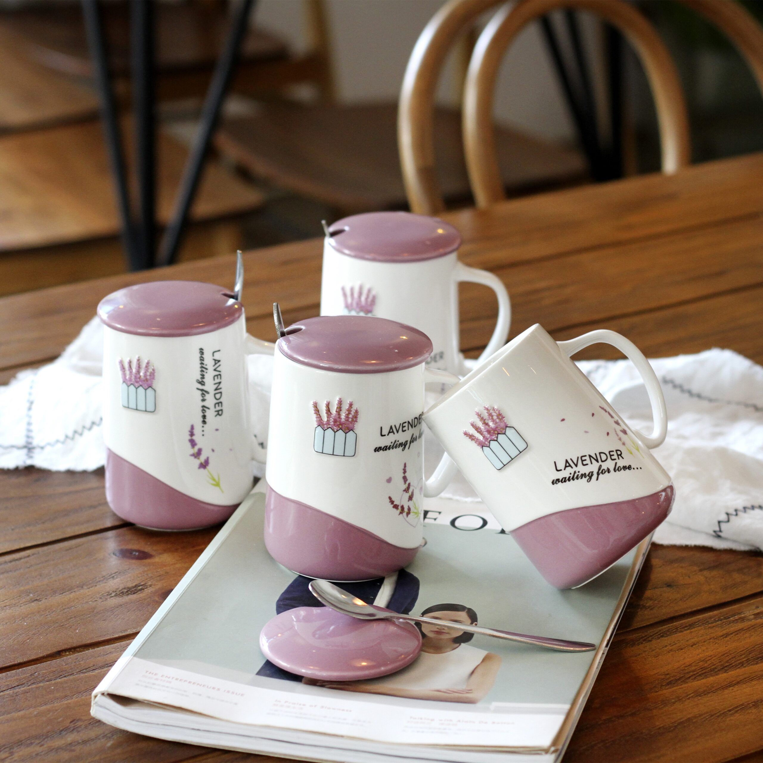 bunte wohnaccessoires Fotos - Kostenlose, hochwertige Bilder herunterladen Etagere aus Porzellan mit